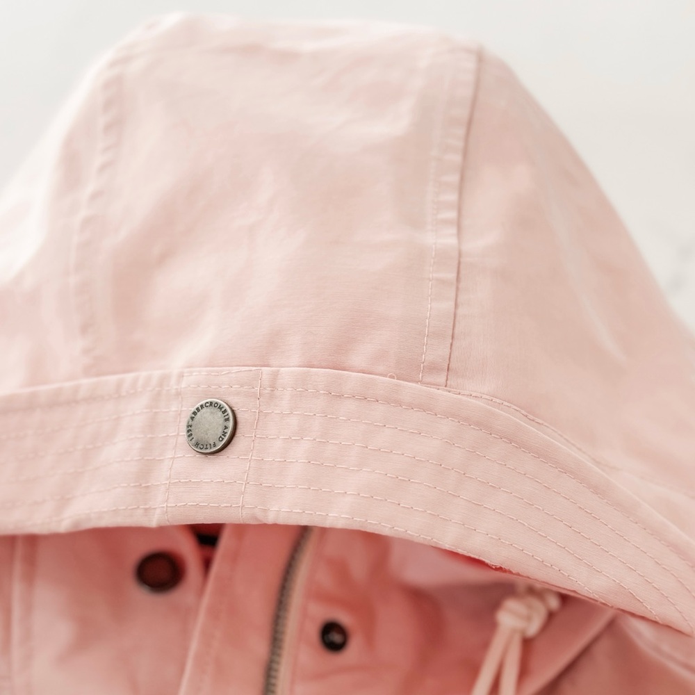Abercrombie & Fitch Classic Rain Jacket in Blush Pink - Picture 6 of 12
